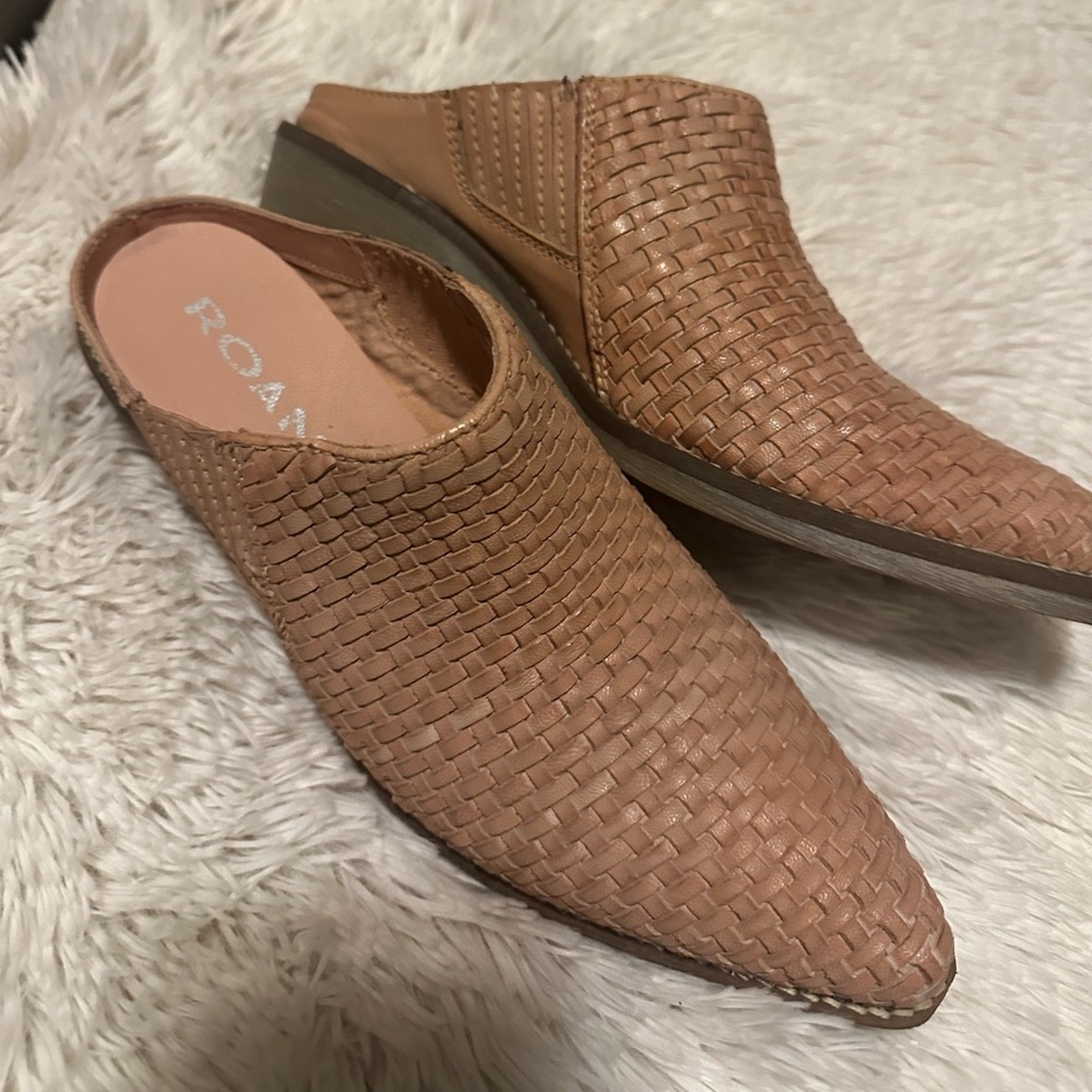 ROAM Woven Mule Slip-On in Tan Brown